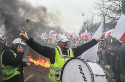 Farmers Protest in Warsaw Turns Violent: Conflicting Reports and Suspicions of Provocation