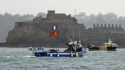 Brexit: French fishermen protest over restricted access to Jersey waters after October 1st