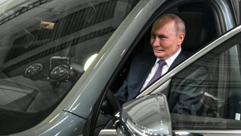 GRDOSIJA: Putin isprobao novi auto - vidite šta je rekao kad je izašao (foto)