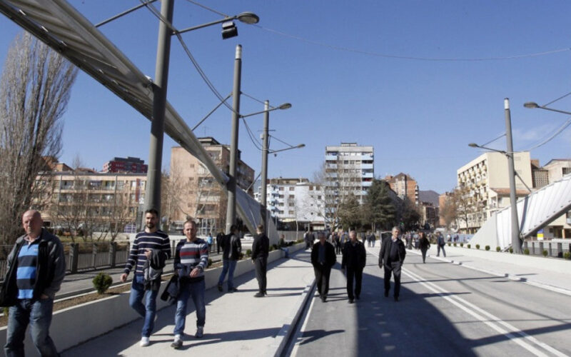 Pitanje otvaranja mosta na Ibru rešavati uz poštovanje stava srpskog naroda