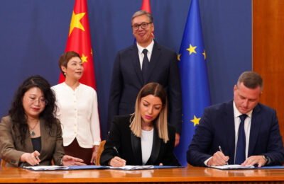 Vučić:Potpisani ugovori vredni 100miliona evra sa kineskom kompanijom za ulaganje u Inđiji