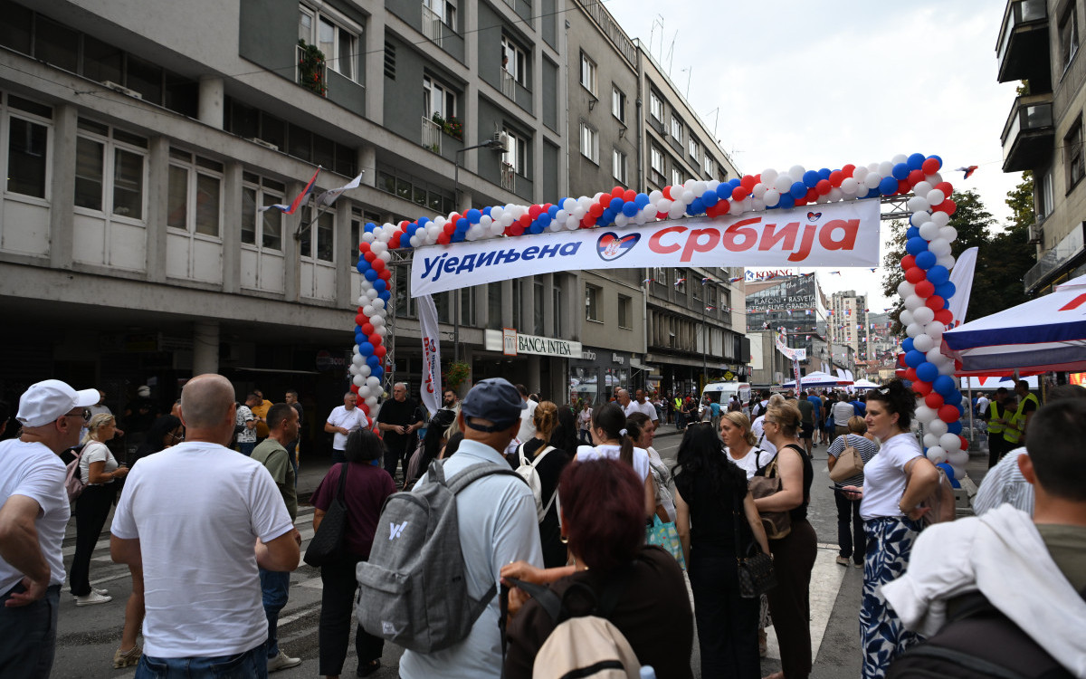 MUP izneo detalje skupu u Užicu: Evo koliko je građana bilo na mitinfgu SNS-a