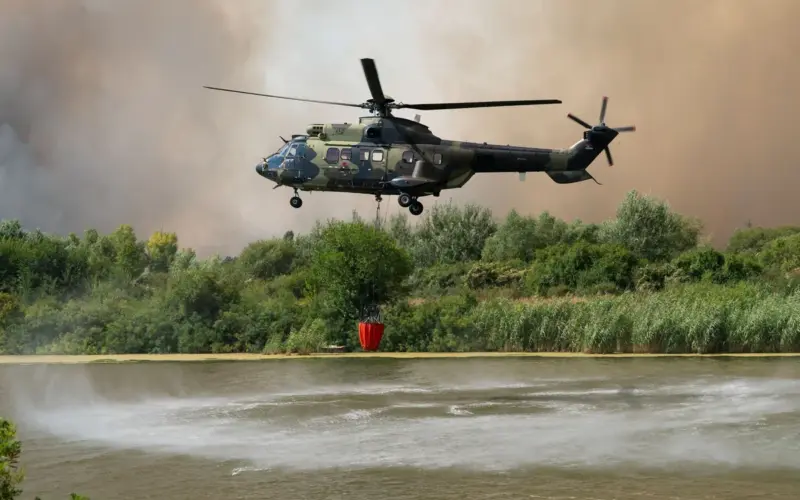 Čaušić: Helikopteri MUP i EU danas izbacili 370 tona vode na Deliblatsku peščaru, Iljušin 210 tona
