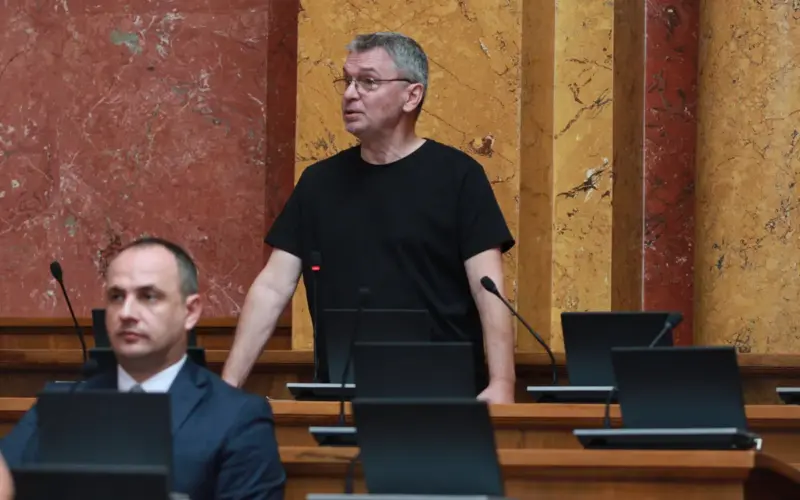 Ćuta upitao Sinišu Malog: Šta će ljudima pomoć od 6.000 dinara ako je sve u redu i ako je Srbija prva po razvoju