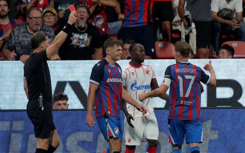 Deset minuta pakla za navijače Zvezde: Crveno-beli imali sve u svojim rukama, usledio crveni karton, drugi penal i treći gol