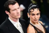 Dua Lipa pokazala brutalno telo: Uživa na jahti, a u prvom planu isklesani trbušnjaci (FOTO)