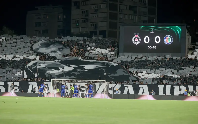 Kakav peh: “Grobari” pocepali koreografiju sa likom Saše Ilića