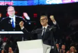 Kako se Užice sprema za Vučića: Zastave duž centralne ulice, ali i poruka da “narod ne želi da ga vidi”
