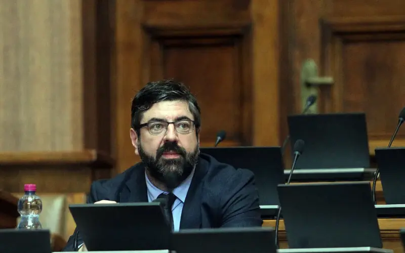 “Koliko ste požara bombardovali avionima rafal?”: Lazović u klinču s Branićevom, Jovanovim i Markovićem