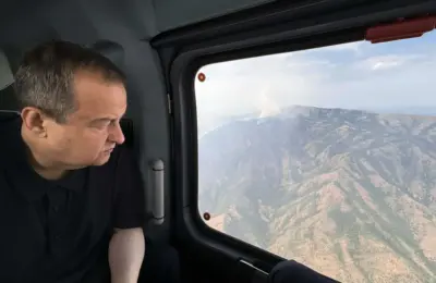 Požari još jednom ogolili antievropsku politiku Vučićevog režima: “Sve karte bacili na Rusiju, a onda se oborenog nosa javili EU”