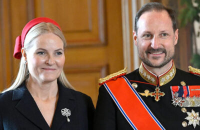 Mete-Marit postala kraljica Norveške: Novi kraljevski par preuzeo dužnost