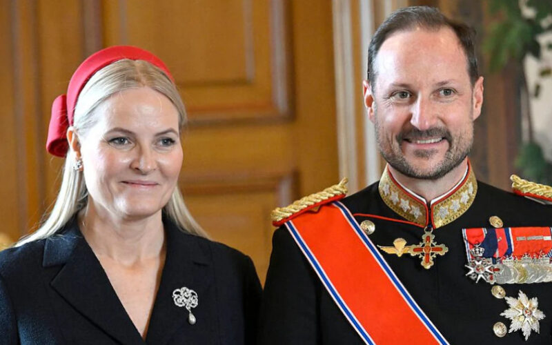 Mete-Marit postala kraljica Norveške: Novi kraljevski par preuzeo dužnost