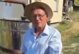 Milanče Radosavljević peče rakiju u Bariču – snimak postao hit na mrežama: “Ovako se ja spremam za Tašmajdan” (VIDEO)