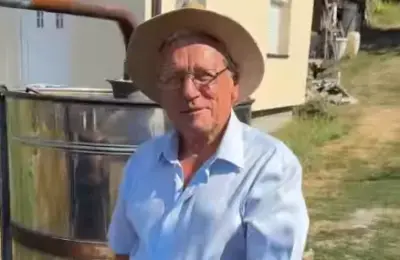 Milanče Radosavljević peče rakiju u Bariču – snimak postao hit na mrežama: “Ovako se ja spremam za Tašmajdan” (VIDEO)