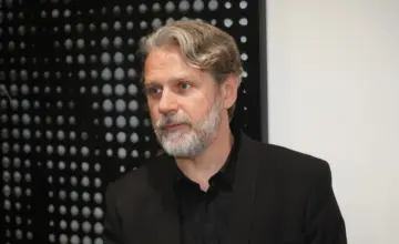 PEN centar: Ministarstvo da se izvini Mićanoviću, ako ministarka Vujović ne podnese ostavku, Spajić da je smeni