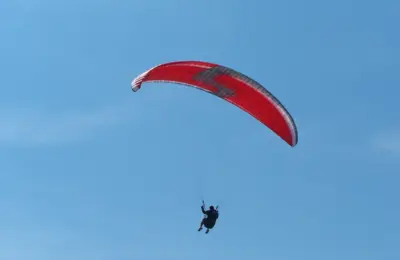 Pao paraglajder u Crnoj Gori: Dve osobe povređene
