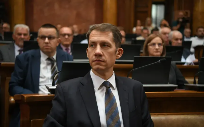 DZVM pita Balinta Pastora: Da li će SVM ostati uz naprednjake i ako izgube izbore ili će već sutradan preleteti kod novog pobednika