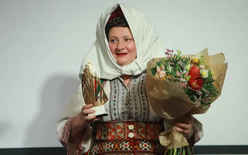 Pevačica iz Srbije privedena u Hrvatskoj zbog izvođenja pesme: Izrečena joj je kazna