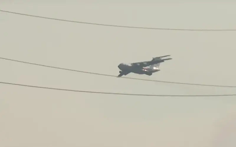 Pogledajte kako se ruski “Iljušin” bori protiv požara: “Bombardovanje” požara u Deliblatskoj peščari VIDEO