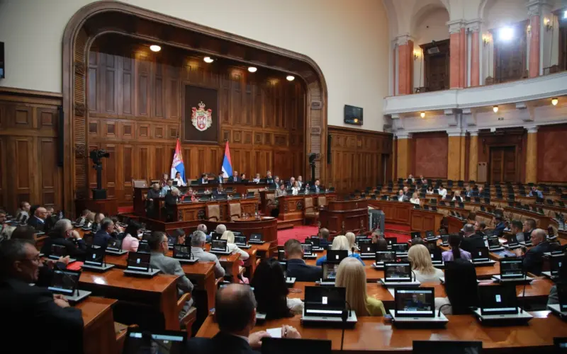 Poslanici u Skupštini Srbije nastavili raspravu o amandmanima na zakon o projektu “Beograd na vodi”