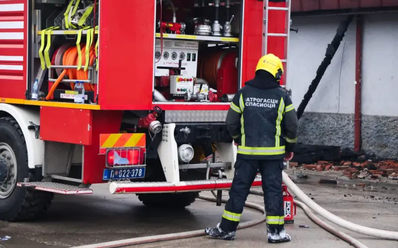 Požar u blizini Vlade Srbije, gusti dim iznad zgrade Železnice VIDEO