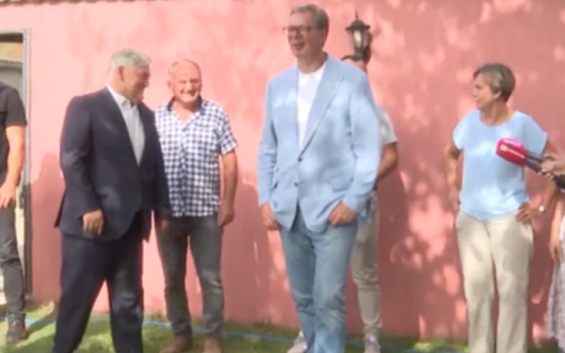 Predsednik Vučić otvorio Sajam šljiva: Osečina čuva srpsko „plavo zlato“
