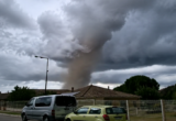 Tornado u Francuskoj! Povređena 41 osoba, oštećeno više od 300 kuća