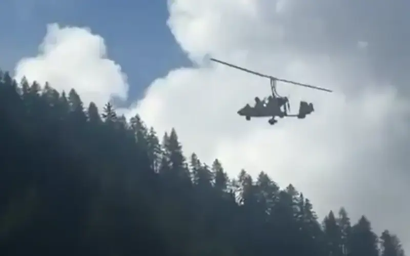 Tragedija u Italiji: Helikopter udario u kablove žičare, dve osobe poginule