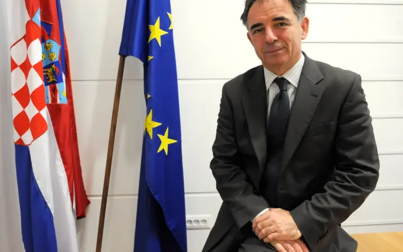 U Gruborima održana komemoracija za Srbe ubijene nakon Oluje, Pupovac držao govor