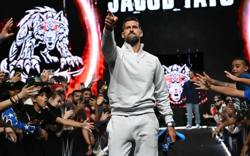 VIDEO Novak heroj u najbizarnijem snimku koji ćete videti danas: Ovako nešto je bilo nezamislivo donedavno, a sada je hit u svetu