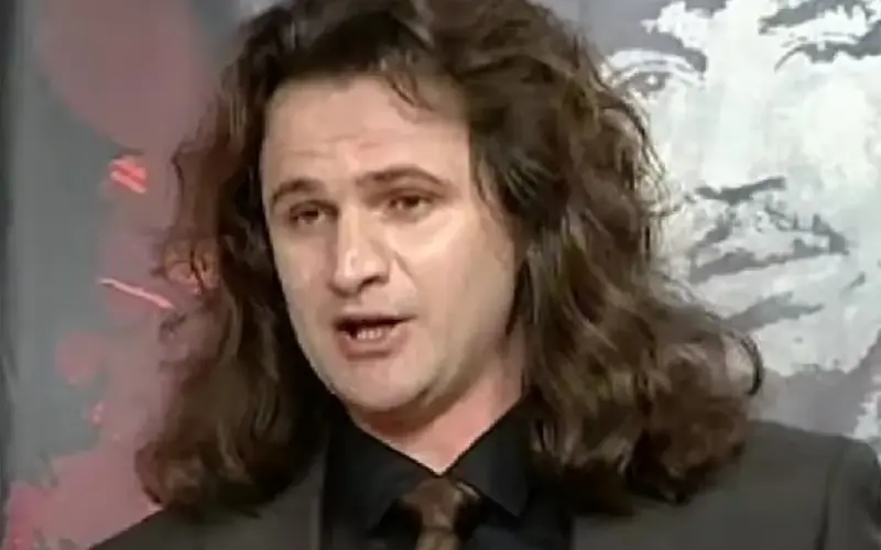 VIDEO Pevač Lepi zamalo napadnut na ulici: Fan mu prišao da se slikaju, a onda nastao sukob