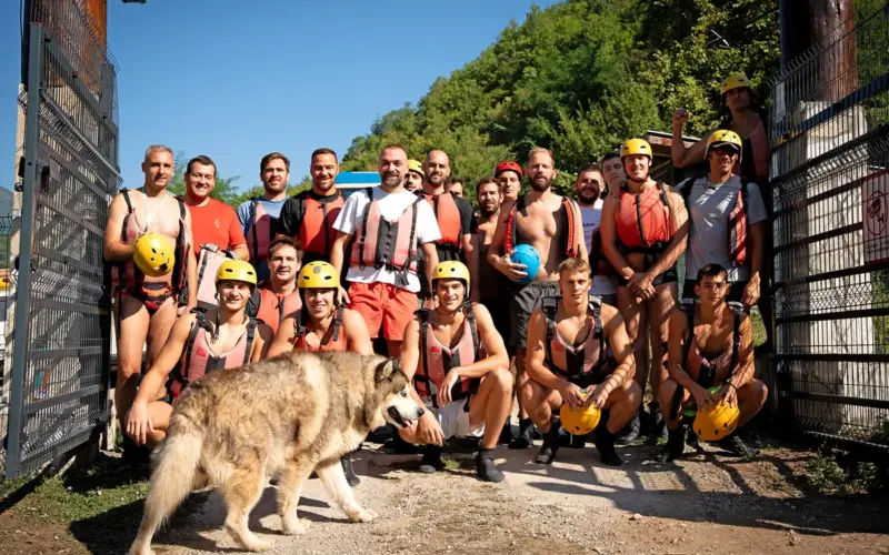 VIDEO Vaterpolo šampioni Srbije raftingom otvorili sezonu