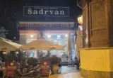 Veče kod Jonuza – miris ćevapa koji vodi kroz Novi Pazar