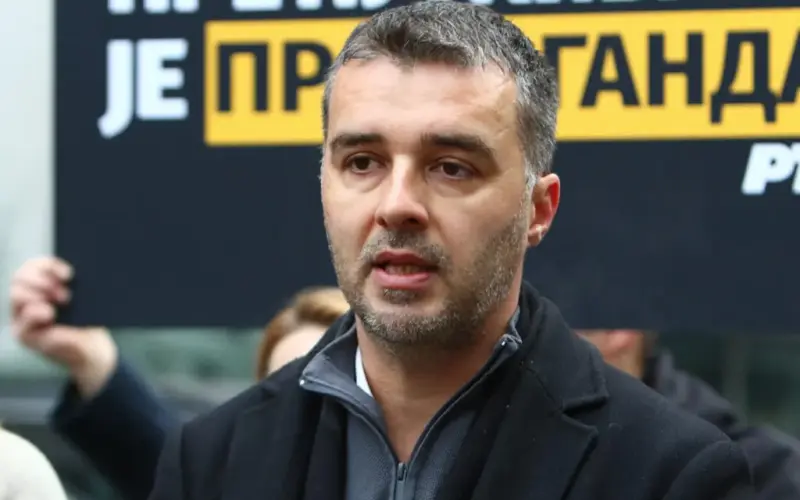 Zbog nemara vlasti Ostružnica i po sedam dana bez vode – u 21. veku pune kofe, cevi pucaju, fekalije teku pored kuća