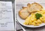 „Prepeci kajganu i pljuni unutra“: Porodica zgrožena računom u Italiji