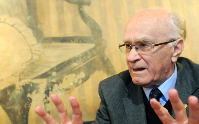 Preminuo Raif Dizdarević, bivši predsednik Predsedništva SFRJ