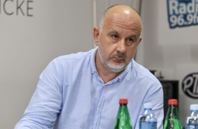 U REM-u nema dogovora, deo članova „kupuju vreme“