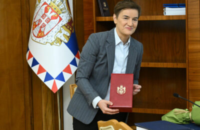 Ana Brnabić preuzima dužnost predsednika Srbije: Raspisuje izbore, komanduje vojskom