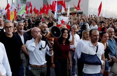 Antifa blokirala patriote u Španiji: Voksu onemogućen politički skup