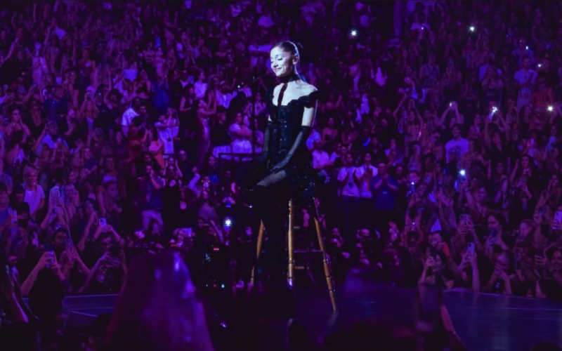 Ariana Grande kroz suze rekla zbogom publici i najavila povlačenje