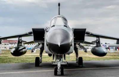 Britanski vojni avion pao u Velsu: Piloti se katapultirali pred udar