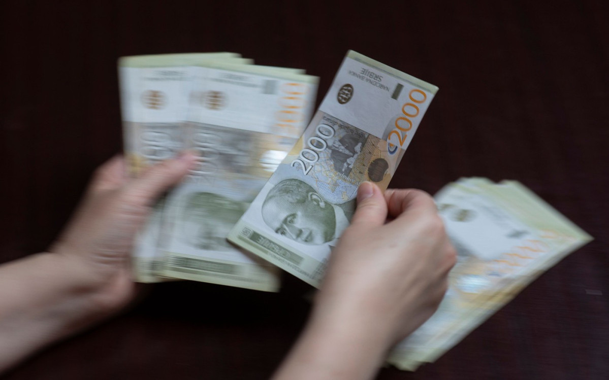 Stiže novac i za srednjoškolce: Prijava počinje sutra, a ovo je neophodna dokumentacija