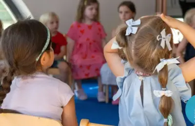 Ideologija stigla i u nemačke vrtiće: Devojčice sa pletenicama dokaz ekstremizma