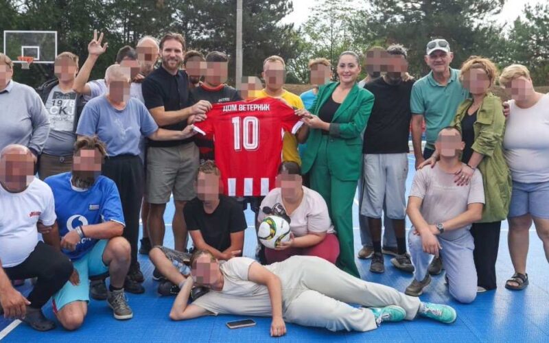 Lep gest Crvene zvezde: Katai doneo osmehe u Dom „Veternik“
