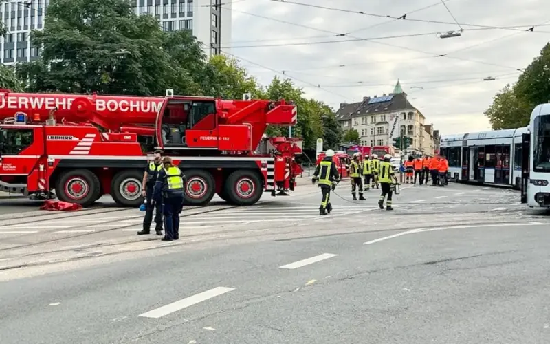 Nesreća u Nemačkoj: Tramvaj sa 38 ljudi iskočio iz šina – Troje povređeno