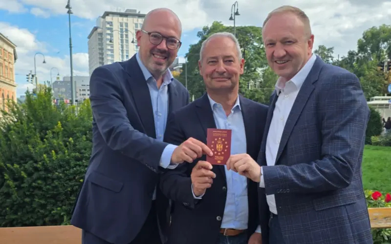 Neviđena sramota u predizbornoj kampanji: Đilasov „prijatelj Srbije“ potpisao da je Kosovo država!