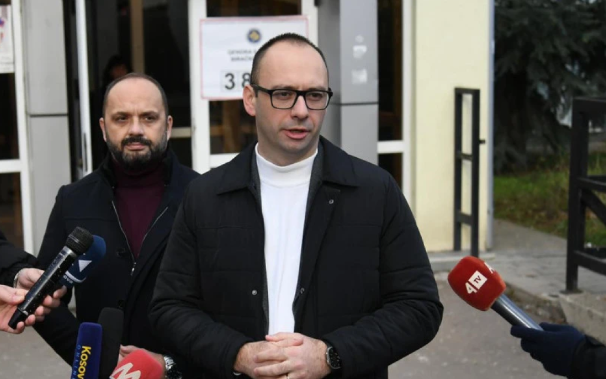 Simić: Kurti krši propise, pravo potpredsednika skupštine pripada srpskom narodu