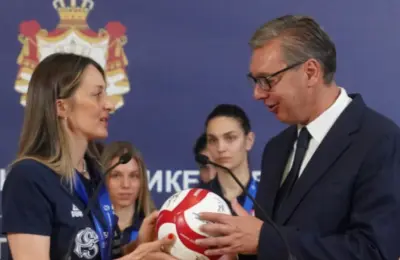 Predsednik Vučić najavio podršku sportovima koji donose medalje: Odbojkašice dobijaju novi dom