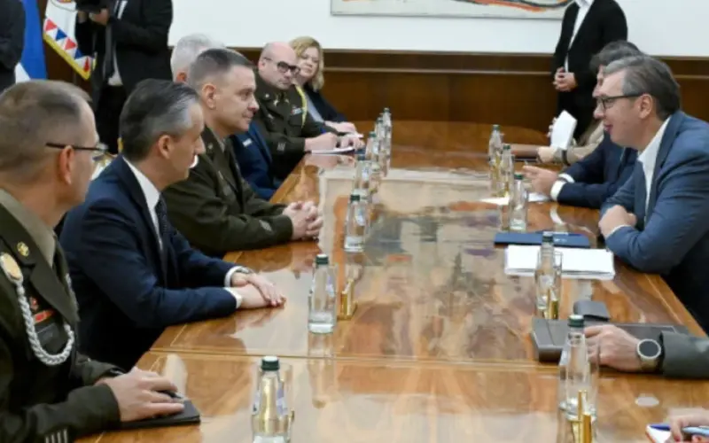 Predsednik Vučić upozorio američkog generala na rast tenzija na KiM: KFOR mora da zaštiti srpski narod