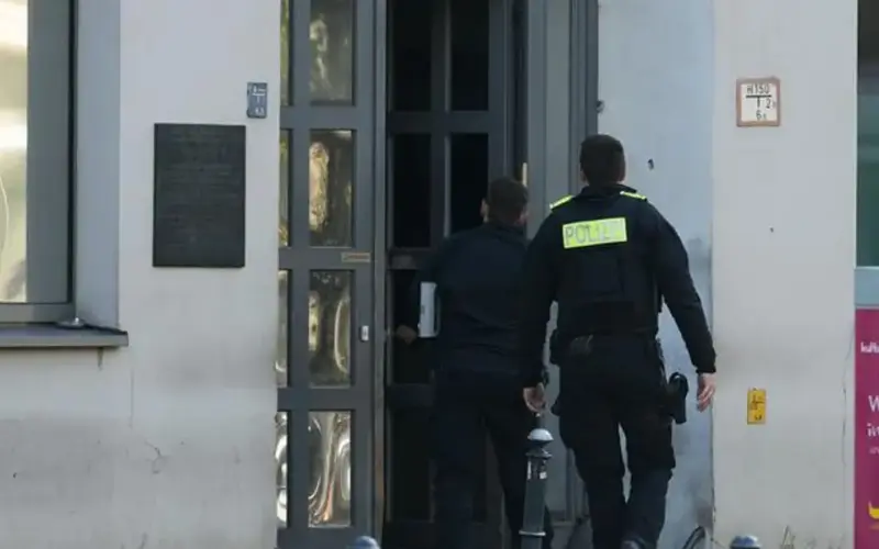 Pretio Jevrejinu ispred sinagoge, pa zatražio politička prava u Berlinu